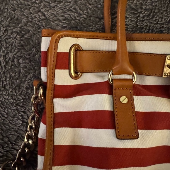 MICHAEL KORS Red and White Striped Hamilton Bag - Picture 14 of 16